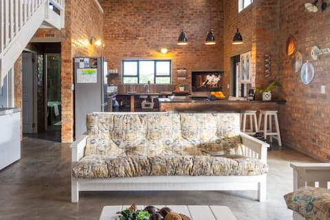 12-Sleeper, Perfect for Families & Groups,
