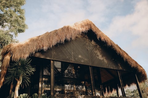 Cozy Loft Aesthetic Cabin near Tagaytay