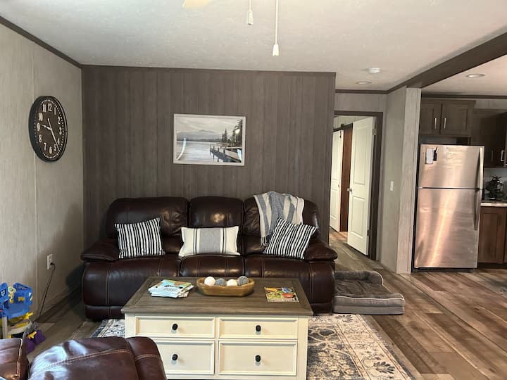 Brand New Lakefront Retreat - Higley Flow State Park, Colton