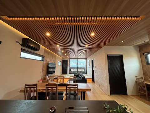 8 minutes from Taizaifu Station, new building, 138m2, maximum 12 people, 2 bathrooms, beautiful bubb