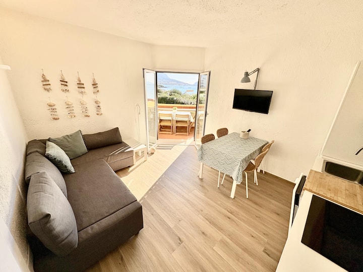 Orchidea 9, App. Fronte Mare - Golfo Aranci