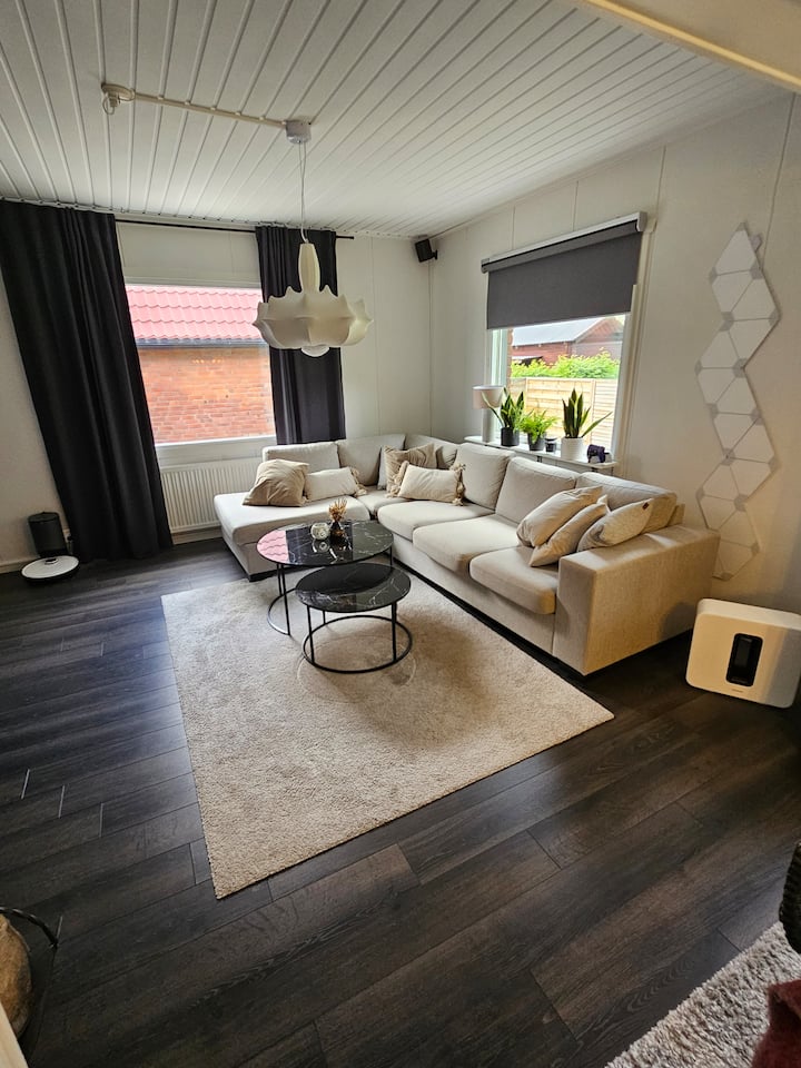 Stadsnära Hus Med Stor Egen Gård - Kiruna