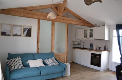 Top performing Airbnb: Charming air-conditioned maisonette near the ocean in Longeville Sur Mer