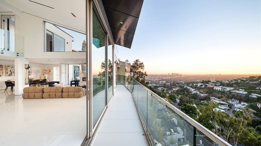 Where is Flame Kiss The fire gallery image 2