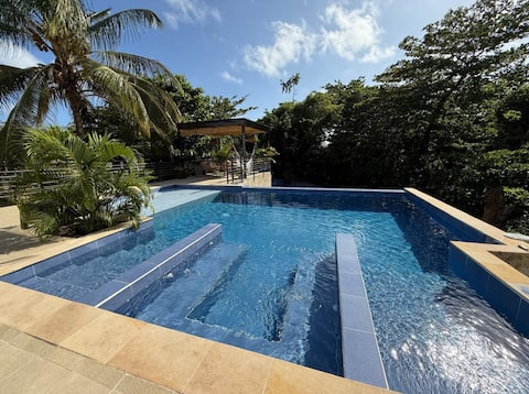 Casa Lola - Queen room with private bathroom