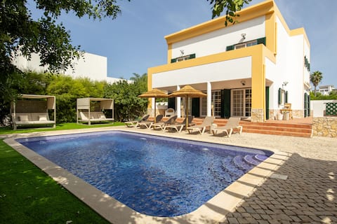 Top Airbnb: Villa Perogil - Oasis with Charm by Livin Stays em Tavira