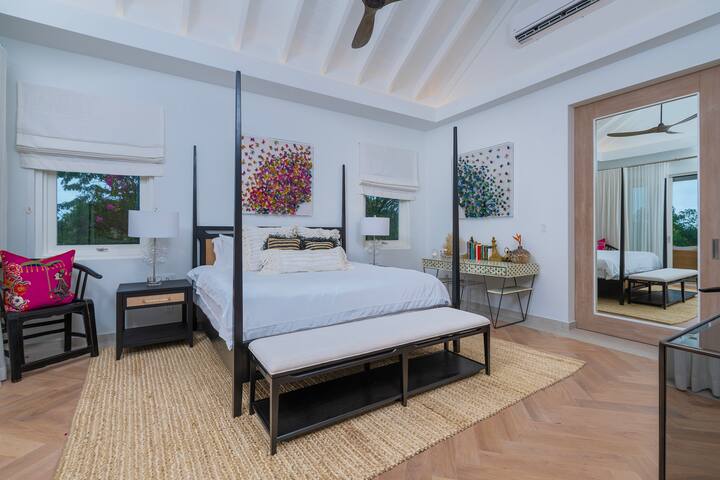 La Dolce Vita, Sandy Lane Estate