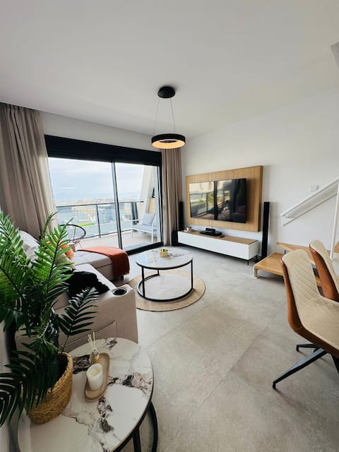 Popular Airbnb listing: Viewing apartment with hot tub in Santa Pola