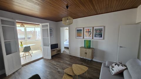 Propriété Airbnb réussie: T3 renovated 200m from the ocean+ parking Mimizan-plage à Mimizan