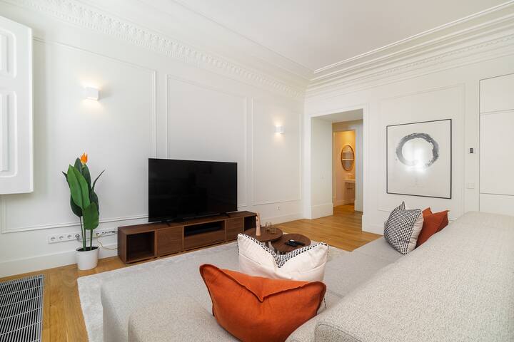 Timeless Design Meets Central Convenience gallery image 4