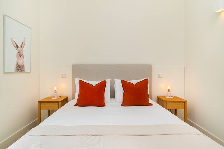 Timeless Design Meets Central Convenience gallery image 3