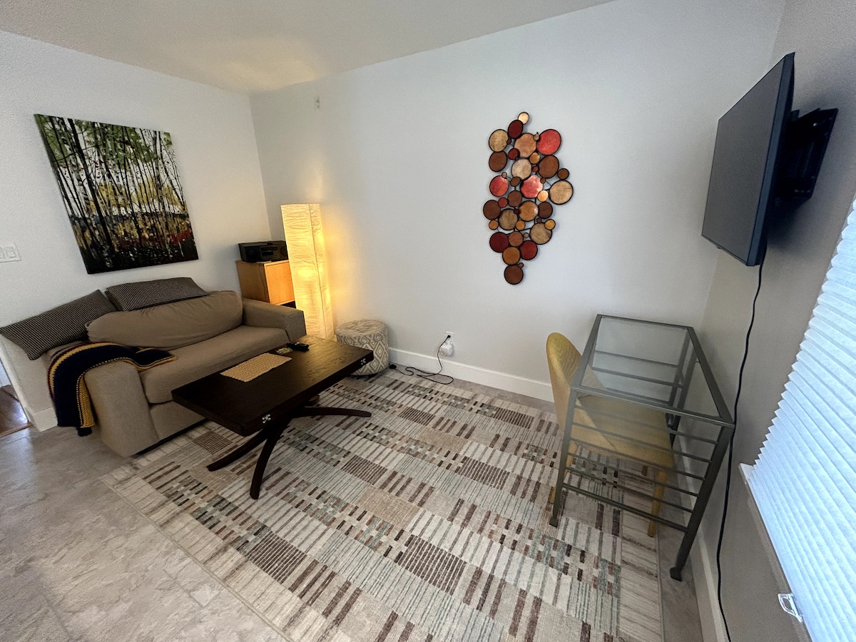 Top Airbnb: Telegraph Hideaway in Oakland / Berkeley