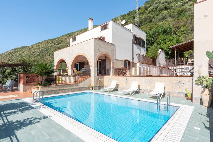A Luxury Villa in Cilento-Pisciotta