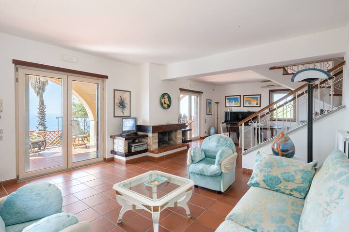 A Luxury Villa in Cilento-Pisciotta