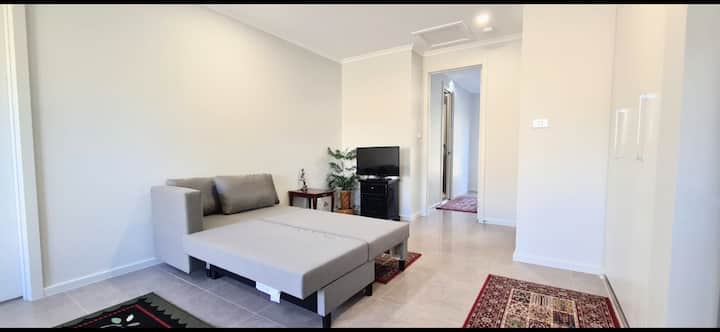 Luxury Home
Macq. Uni & Hospital 
Bus Metro To Cbd - Sydney
