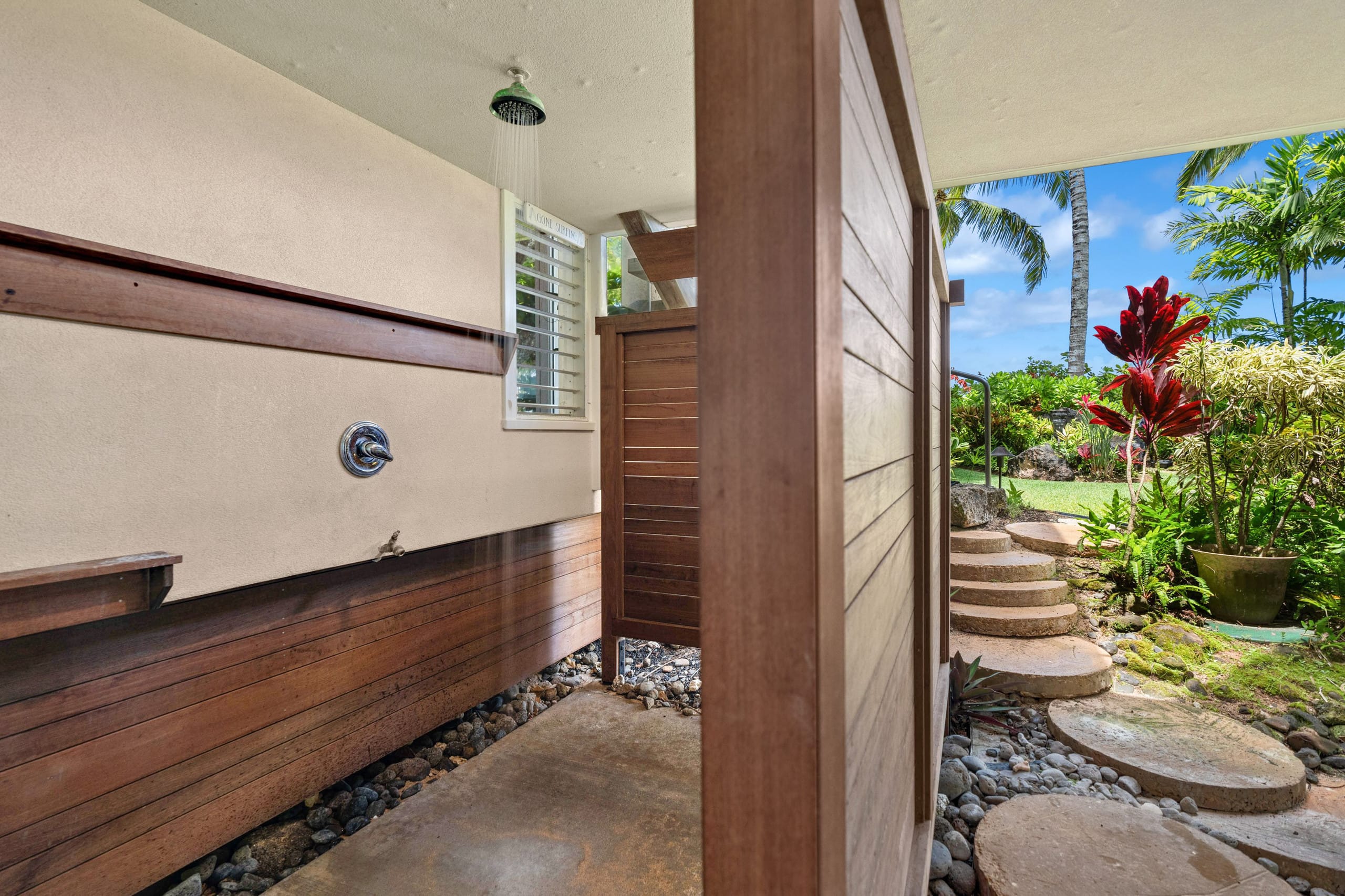 Home in Kilauea · ★4.87 · 3 bedrooms · 5 beds · 3 baths - Image 23