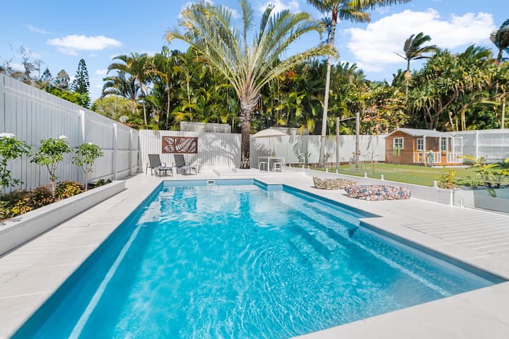 Noosa Coastal Gem at Sunrise