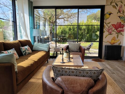 Popular Airbnb listing: Pleasant Cozy Bright Family Home & Garden in La Baule Escoublac