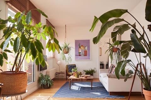Top Airbnb: Sunny modern penthouse with delightful terrace in La Sagrada Família