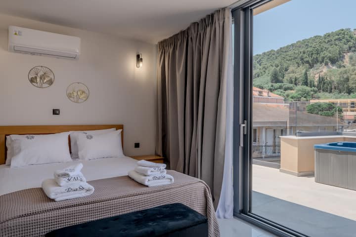La Vue, Suites For Living I - Zante
