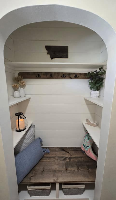 Popular Airbnb listing: 6th Avenue Stroll in Helena