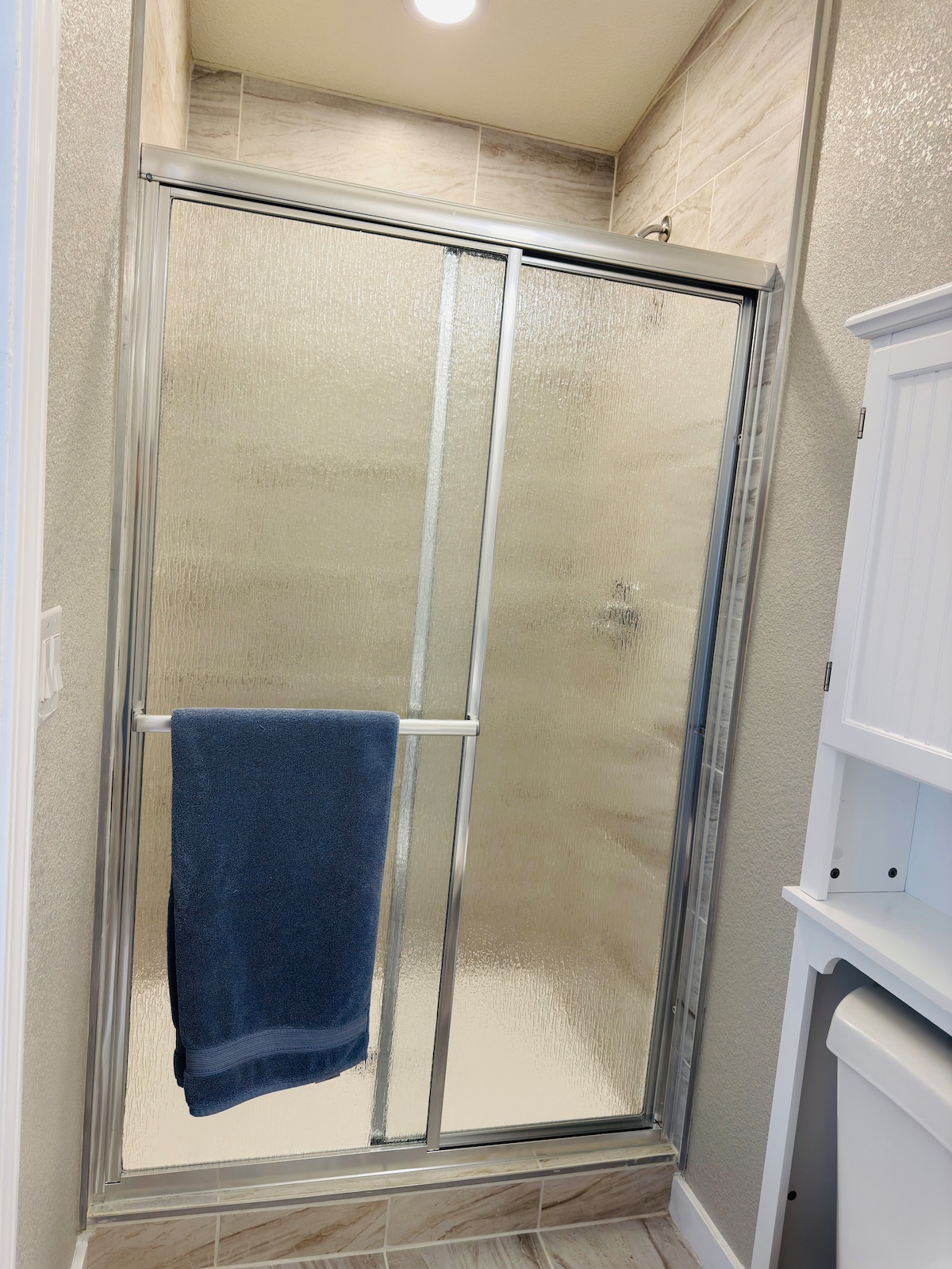 Modern Guest Studio