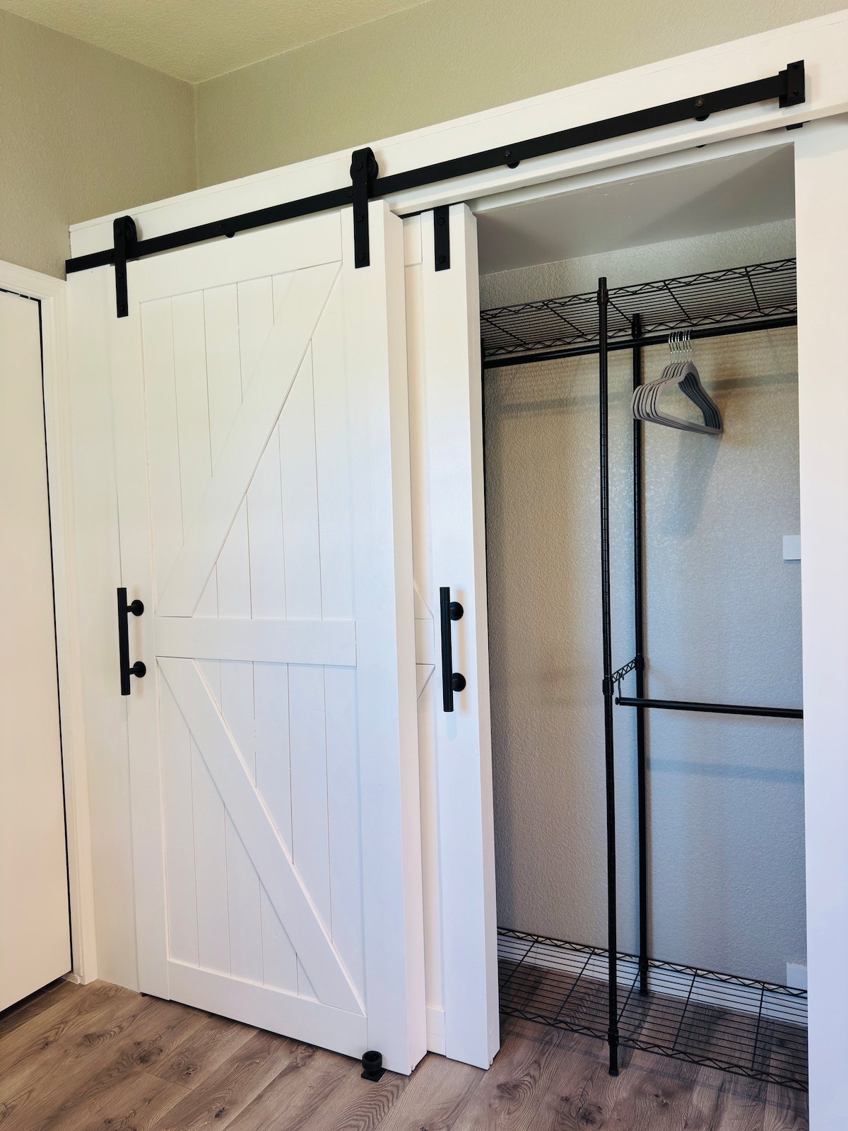 Modern Guest Studio