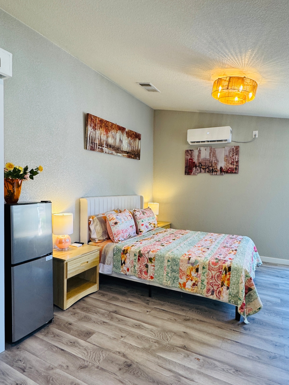 Modern Guest Studio