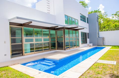 Villa Azaria•4BR Luxury Pool•Airport 10min•15pax