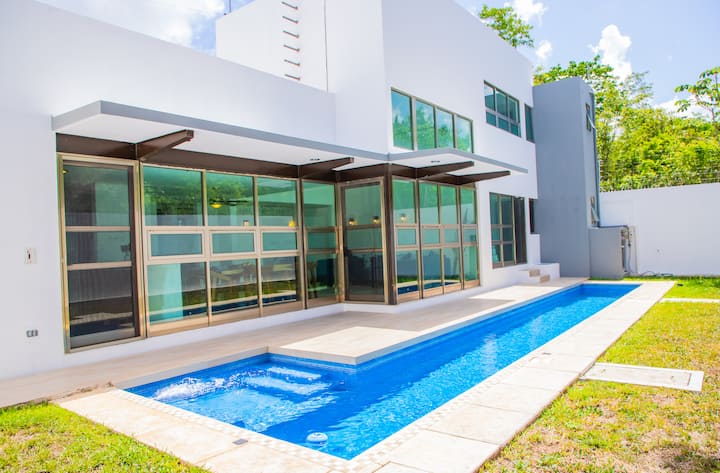 Villa Azaria•4BR Luxury Pool•Airport 10min•15pax