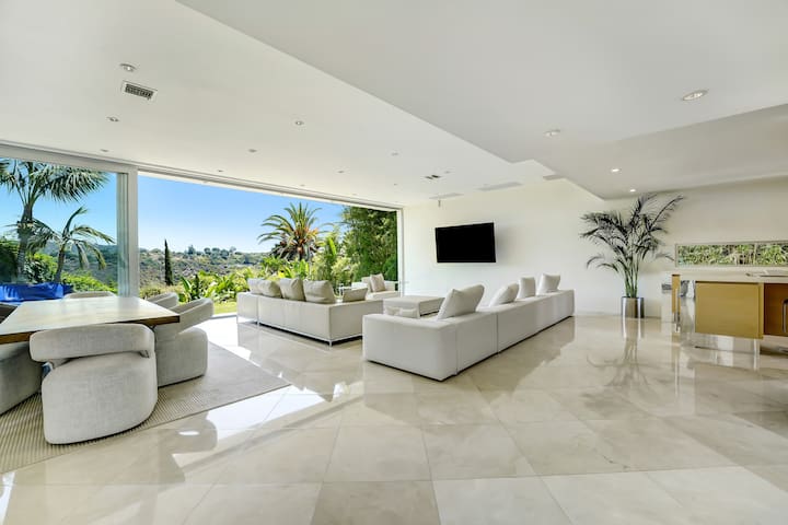 Luxury Dream Villa on World Famous Bel Air Rd