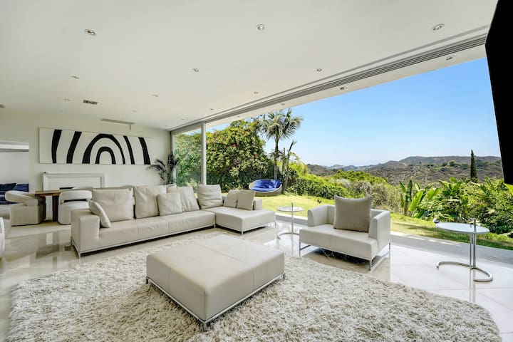 Luxury Dream Villa in Bel Air gallery image 4