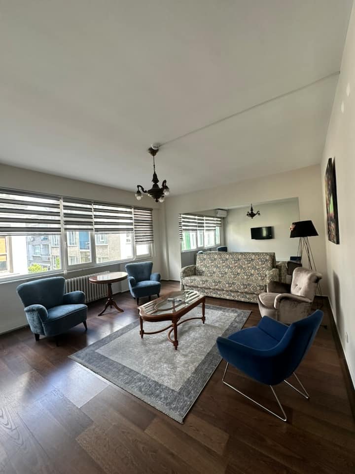 Kadıköy Merkezde Balkonlu 3 Kişilik Modern Daire - Fındıklı
