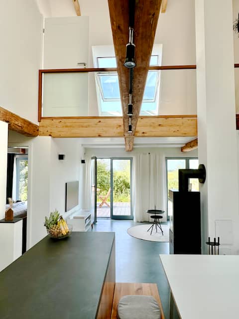 Beliebte Airbnb-Anzeige: 95 m² Skandi Living on two levels, with light hallway in Pellworm