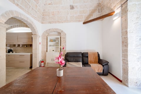 Dimora Carlotta – Terrace, Tradition & Relaxation