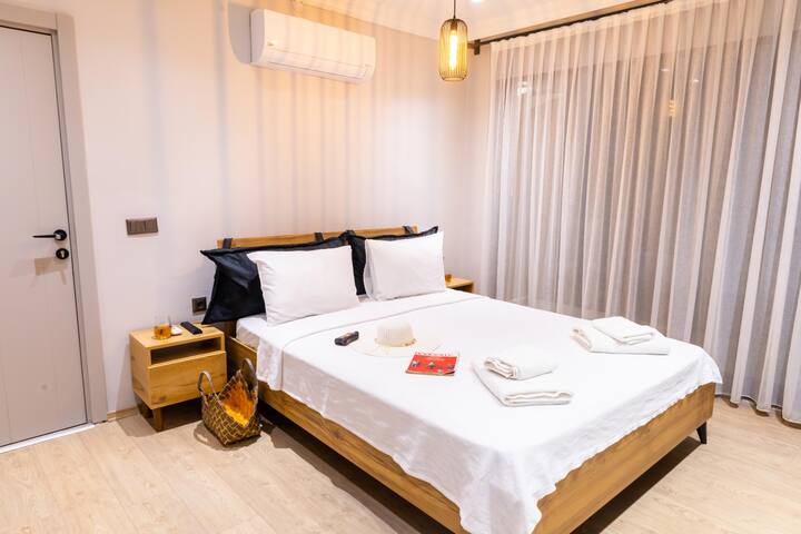 Merkeze Yakın 8 Kişilik Lüks Villa 07-5504 - Kalkan