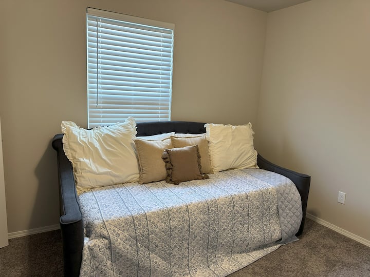 Residence On Ridgecrest: 3br/2ba - スティルウォーター, OK