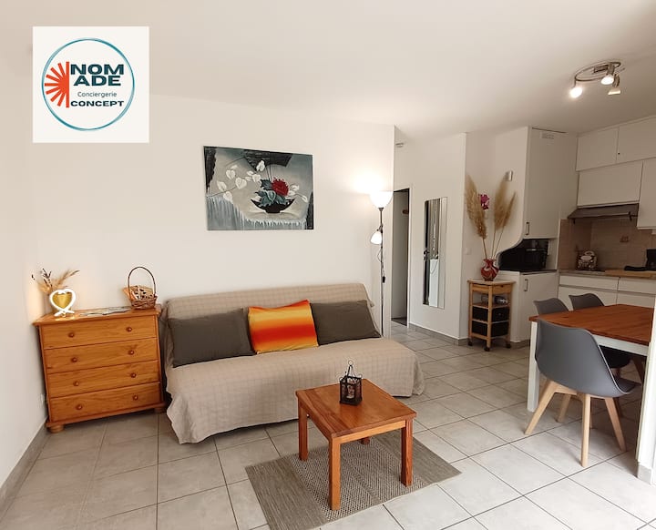 Sunchill
Piscine-tennis-parking - Marseillan