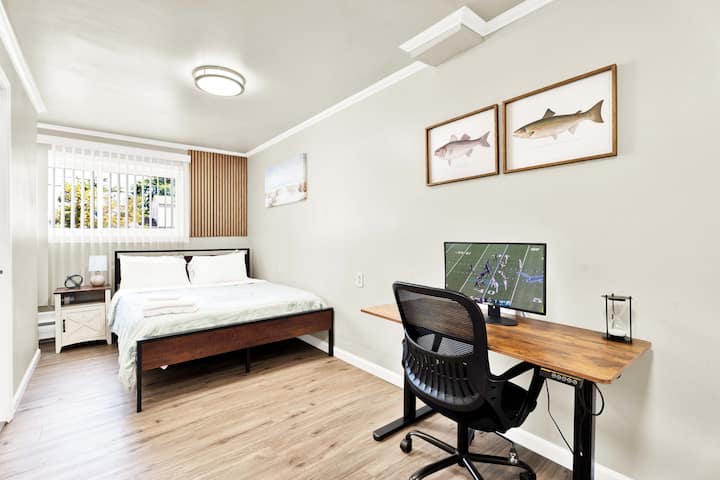 Cozy Sterling Heights Studio - Sterling Heights, MI