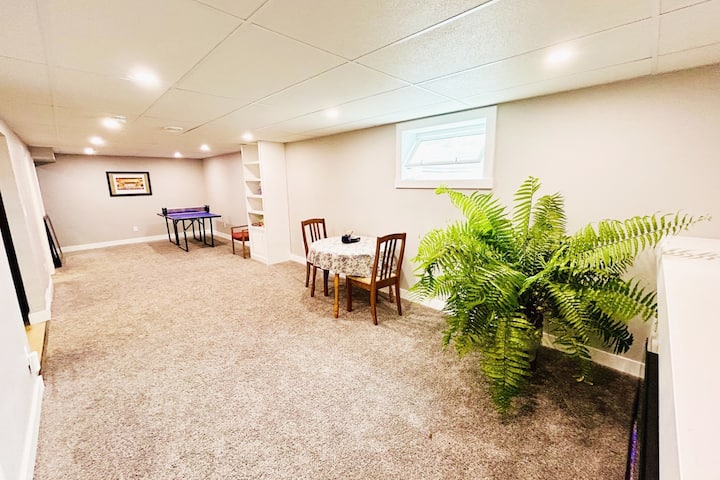 Peaceful Home In Mount Royal - A.e.wilson Park - Regina