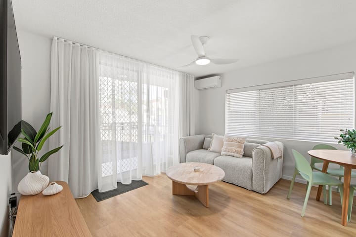 The Drift | King Beds|  Oceanfront | Free Parking - Gold Coast