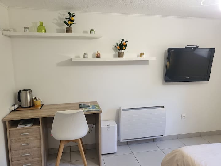 Chambre Cosy Avec Salle D'eau - Lac D'aiguebelette - Lac d'Aiguebelette