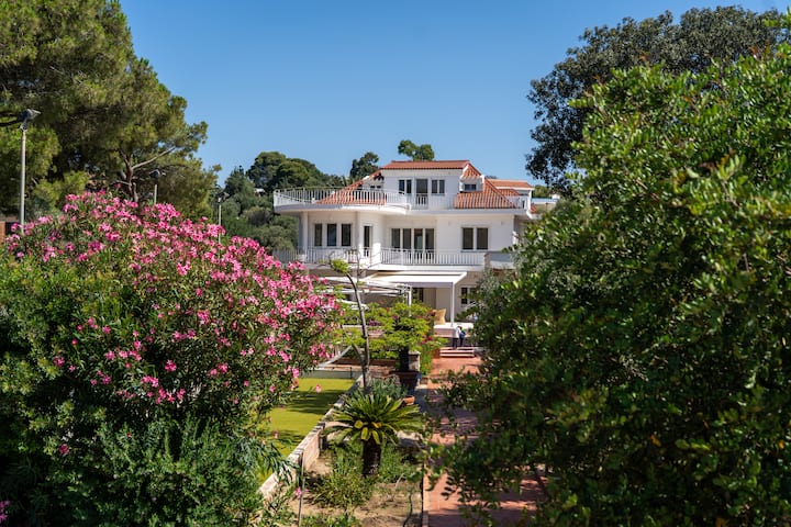 Villa Bianca Con Accesso Diretto Alla Spiaggia - Quartu Sant’Elena