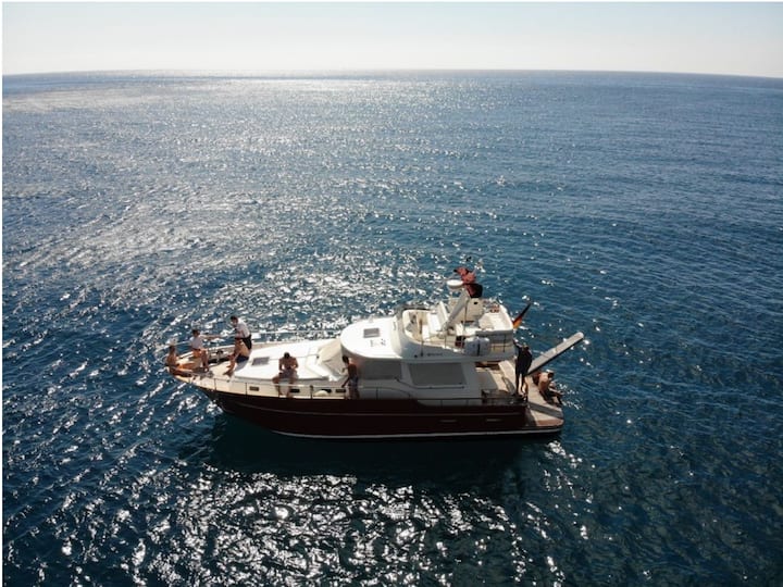 Private Yacht In Calpe Marina - Calpe