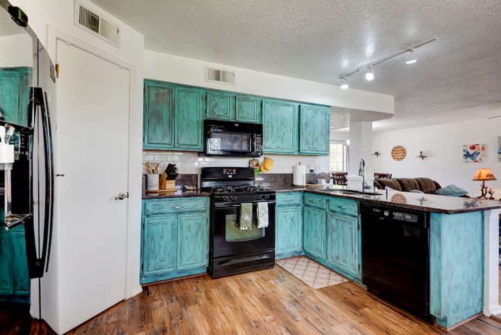 Ideal Northwest Oasis - Albuquerque, NM