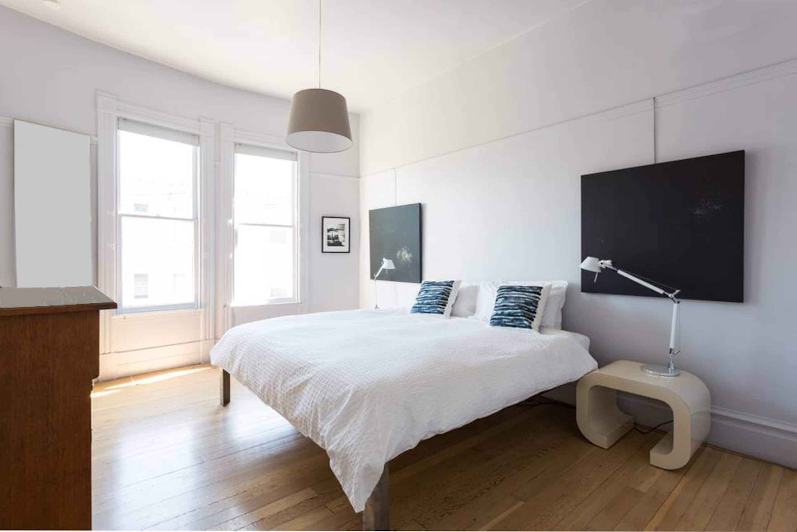 Condo in San Francisco · ★4.97 · 3 bedrooms · 3 beds · 2 baths - Image 15