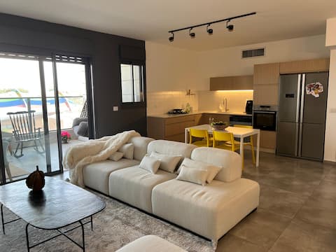 Cozy 5BR Family Flat • Near Tel Aviv