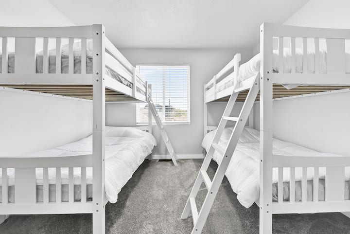 3. spavaća soba na katu s 2 kreveta na kat. 