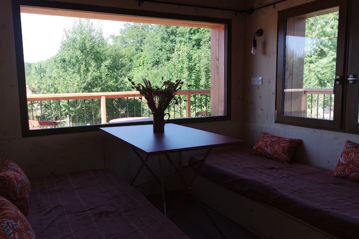 Cabane Sur Pilotis. - Marne