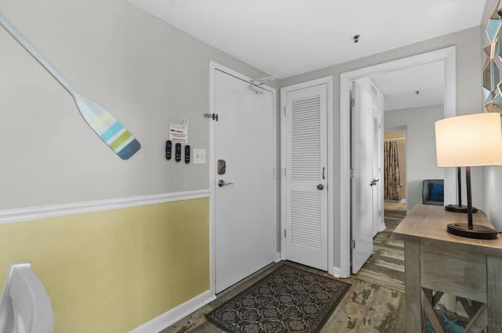 Oceanview 2-bed 2-bath Condo @ Myrtle Beach Resort - South Carolina